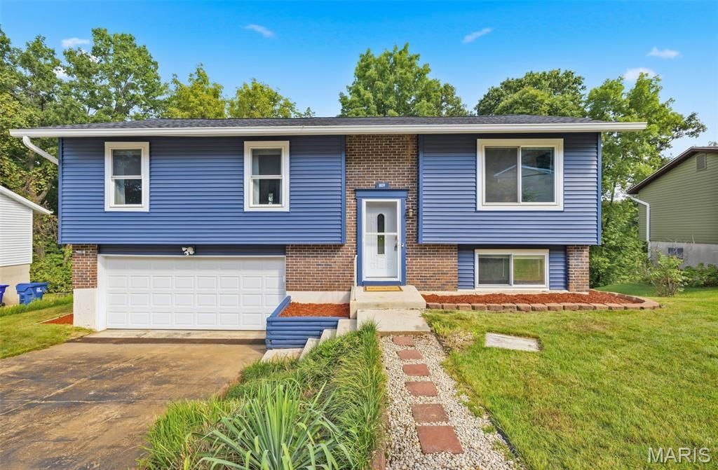 809 Ron Drive, Fenton, MO 63026 Main Photo