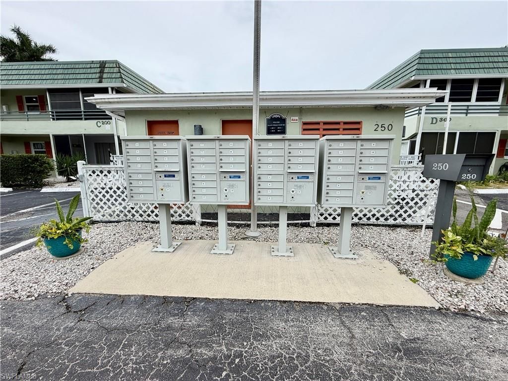 200 Valley Stream Dr , Unit 4B, Naples, FL 34113 Photo