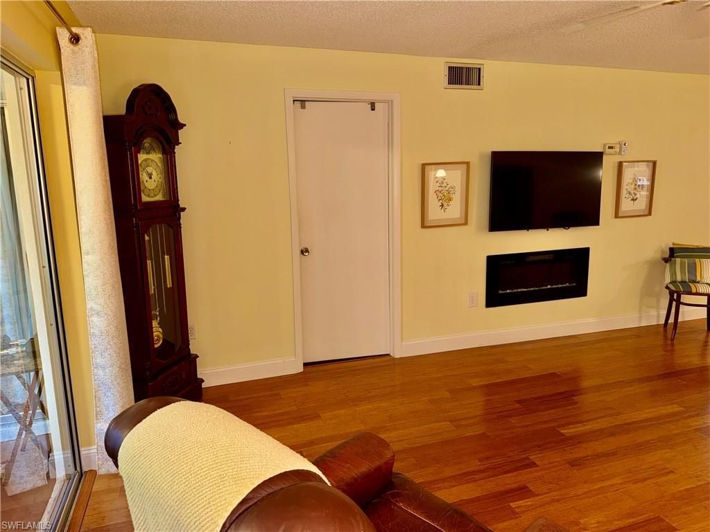 200 Valley Stream Dr , Unit 4B, Naples, FL 34113 Photo