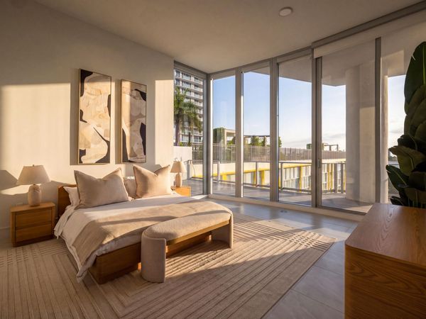 220 LAKE SHORE Drive, Unit 612, West Palm Beach, FL 33403