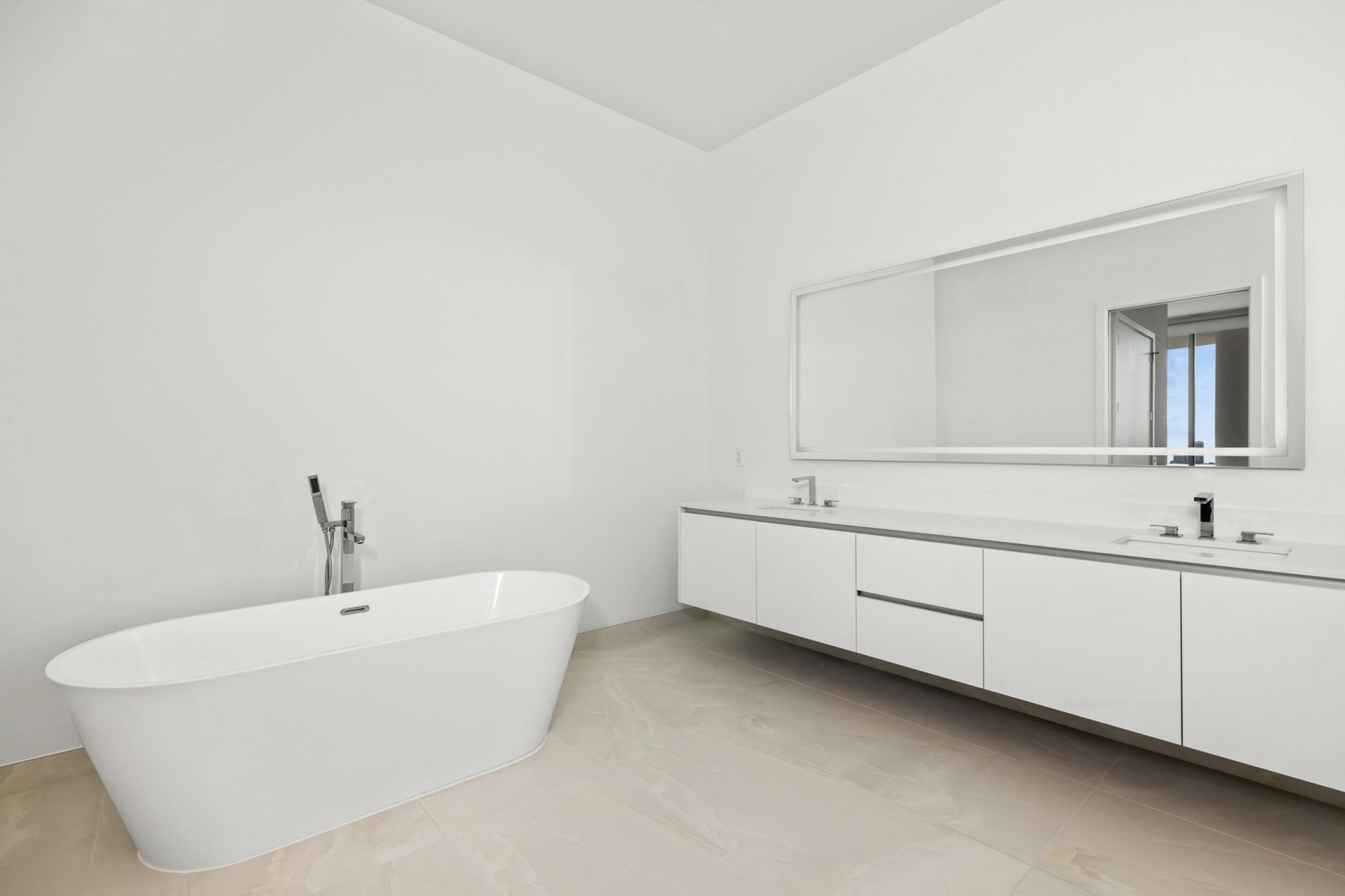 220 Lake Shore Drive, Unit 612, West Palm Beach, FL 33403 Photo