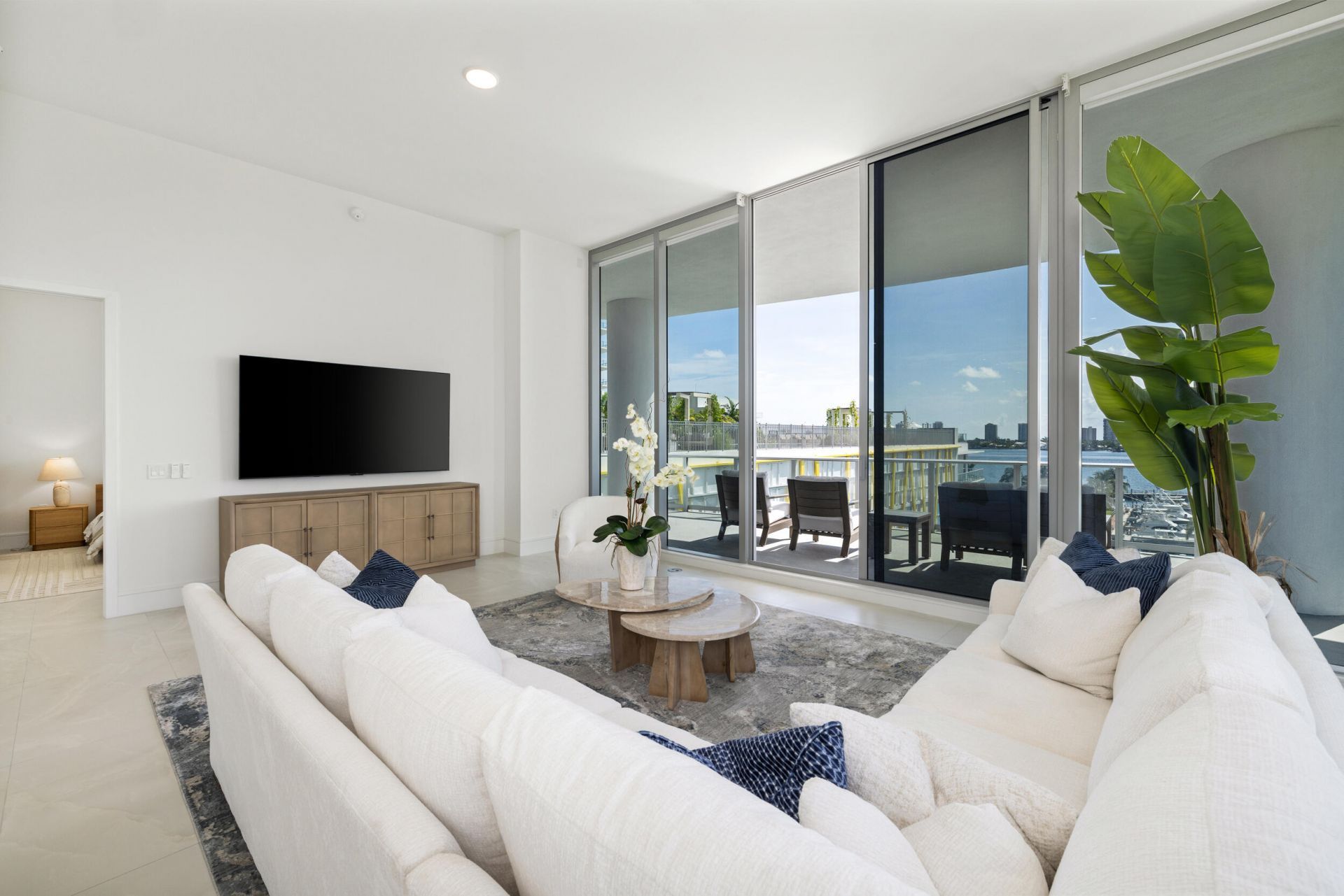 220 Lake Shore Drive, Unit 612, West Palm Beach, FL 33403 Photo