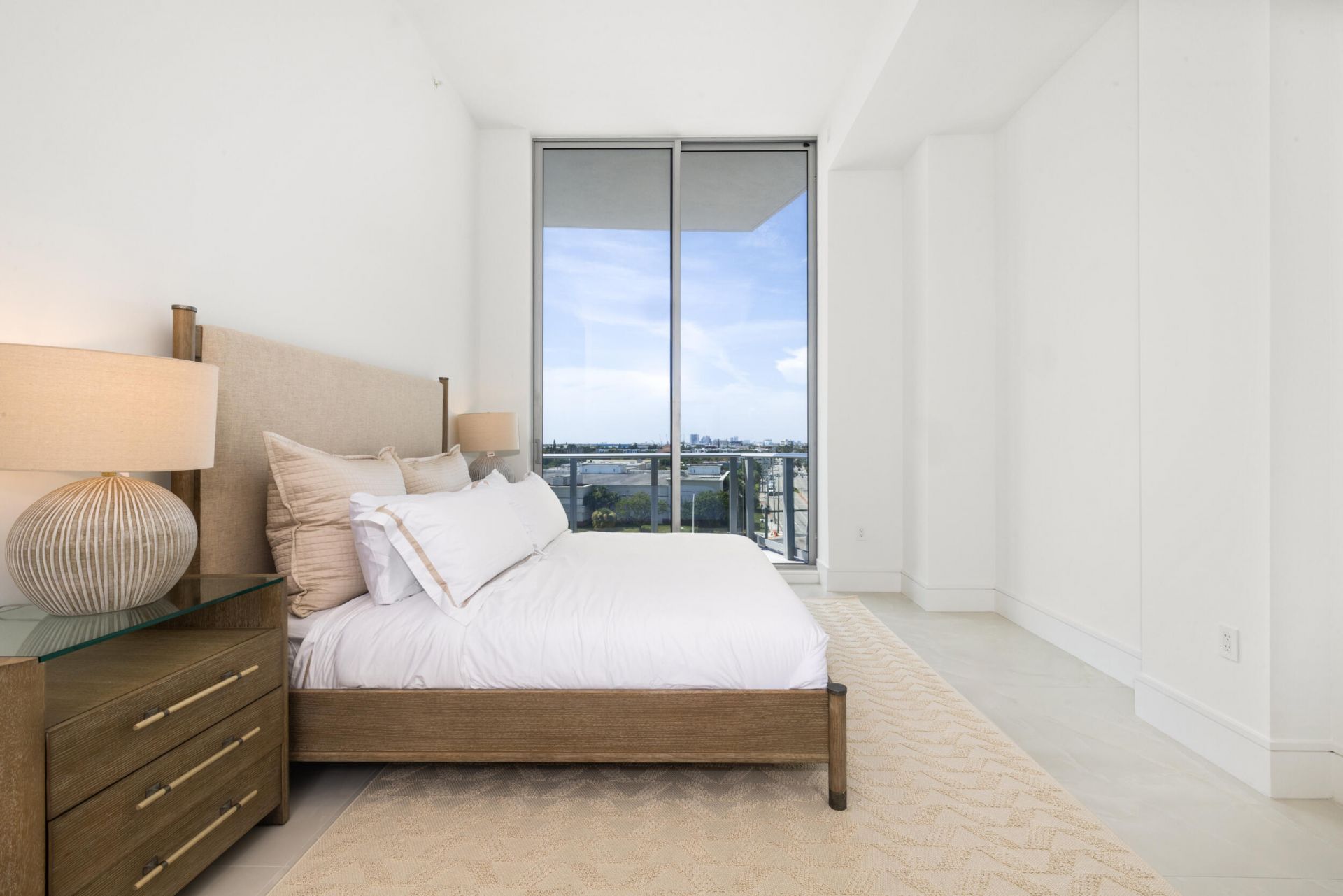 220 Lake Shore Drive, Unit 612, West Palm Beach, FL 33403 Photo