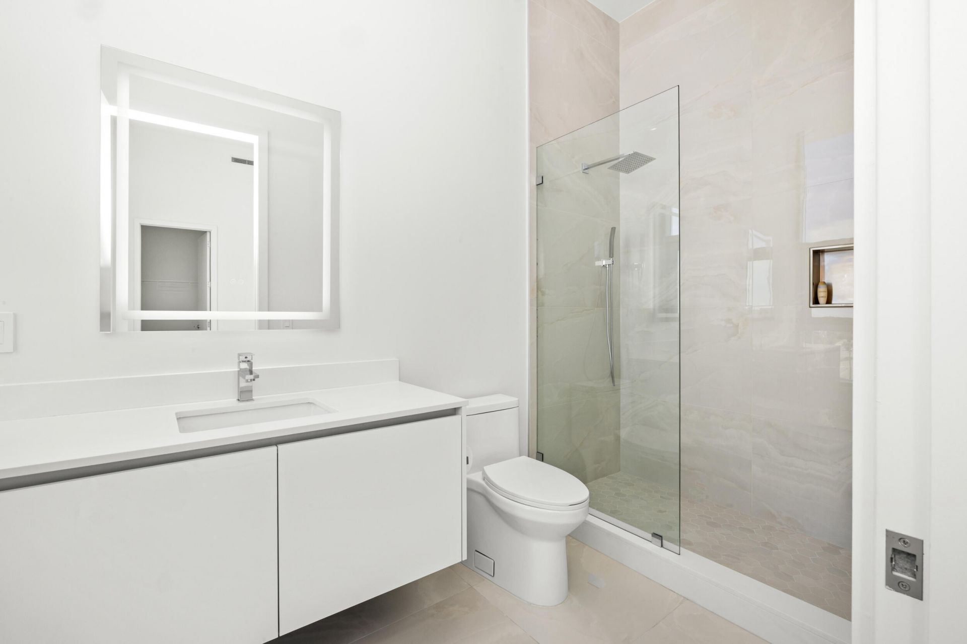 220 Lake Shore Drive, Unit 612, West Palm Beach, FL 33403 Photo