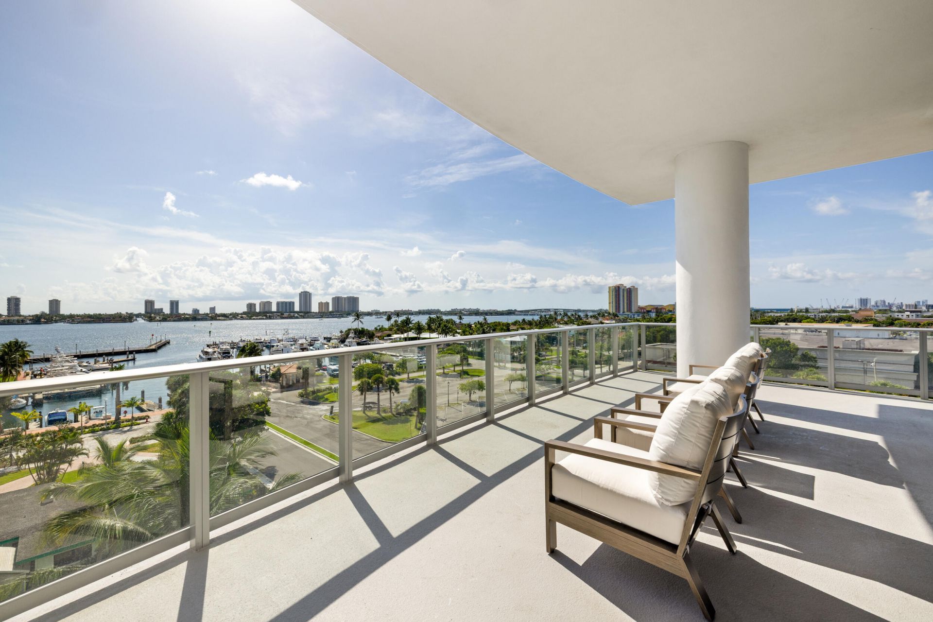 220 Lake Shore Drive, Unit 612, West Palm Beach, FL 33403 Photo
