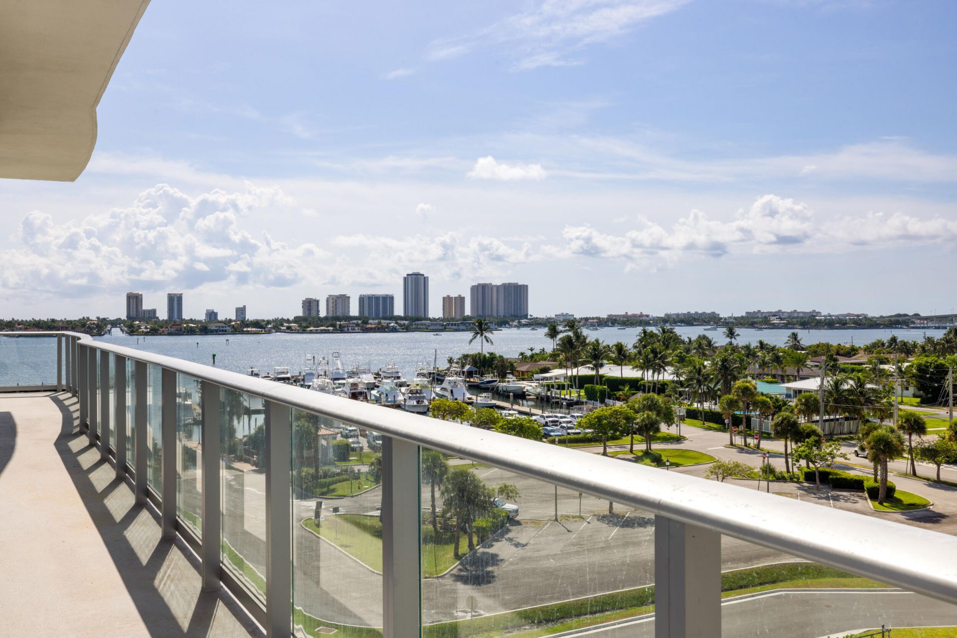 220 Lake Shore Drive, Unit 612, West Palm Beach, FL 33403 Photo