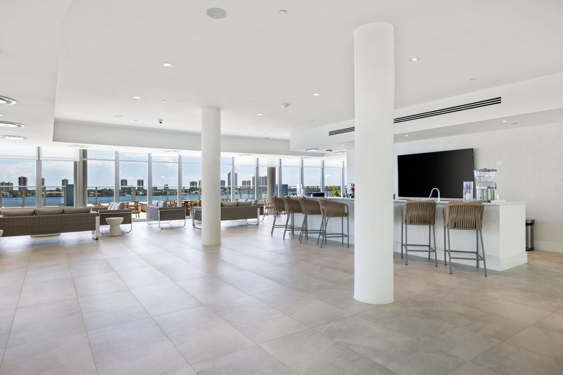 220 Lake Shore Drive, Unit 612, West Palm Beach, FL 33403 Photo