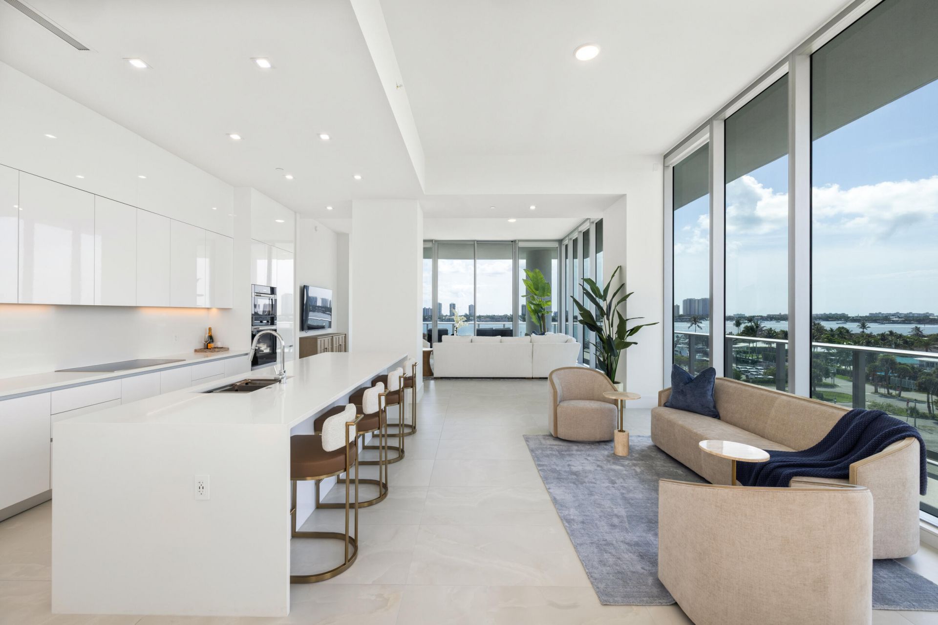 220 Lake Shore Drive, Unit 612, West Palm Beach, FL 33403 Photo