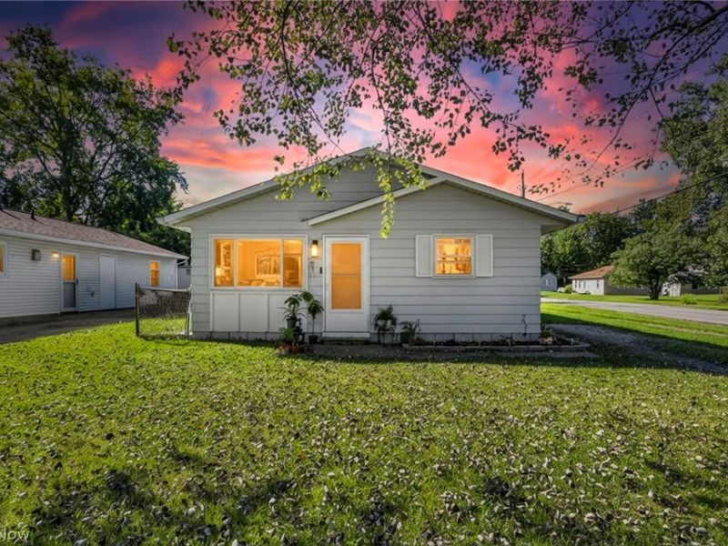 301 Warden Avenue, Elyria, OH 44035 Photo 1