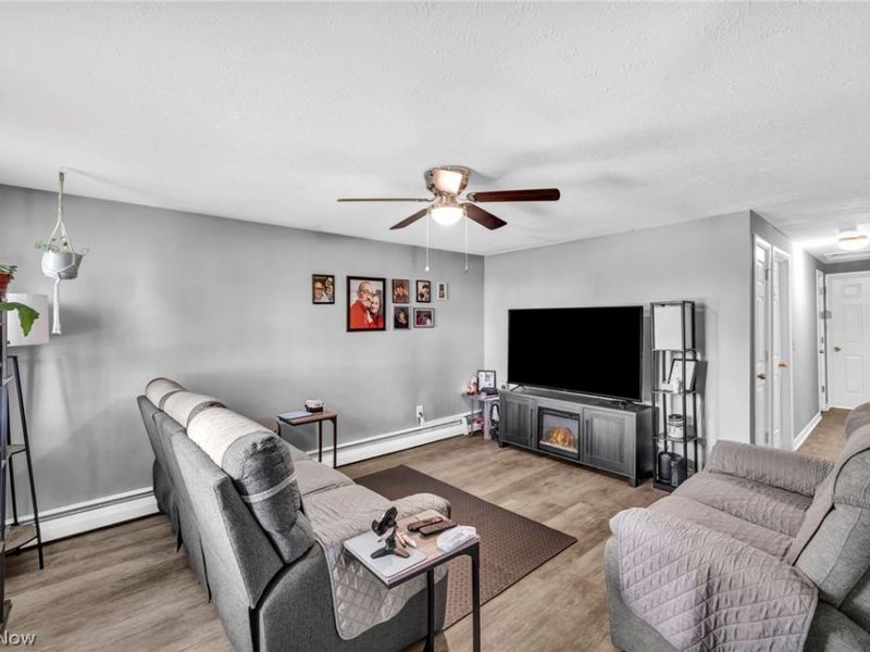 301 Warden Avenue, Elyria, OH 44035 Photo 14