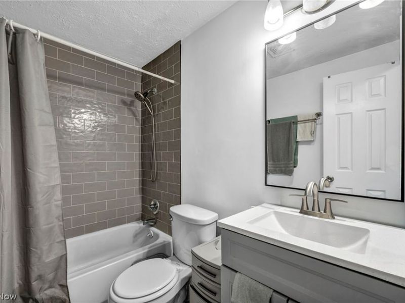 301 Warden Avenue, Elyria, OH 44035 Photo 19