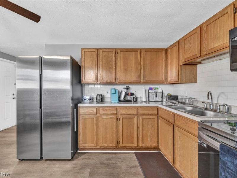 301 Warden Avenue, Elyria, OH 44035 Photo 7