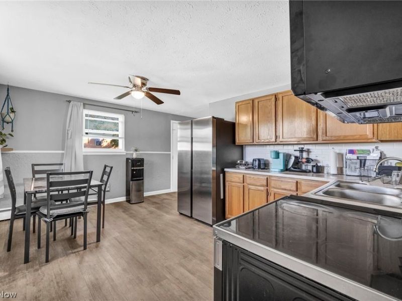 301 Warden Avenue, Elyria, OH 44035 Photo 8