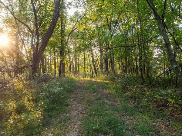 10772 Lawndell Road SW, Unit 7, Navarre, OH 44608