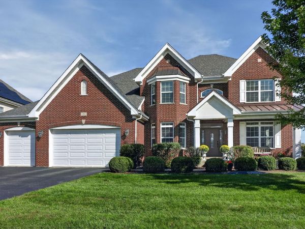 18 N Acacia Drive , Hawthorn Woods, IL 60047