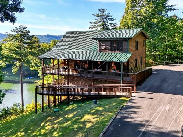 3702 Marian Lake Way, Sevierville, TN 37862
