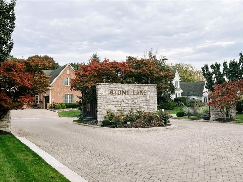5725 Stone Lake Drive, Centerville, OH 45459 Photo 4