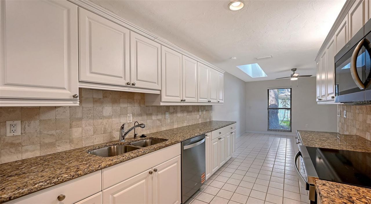 4799 Oak Forest Drive W, Unit 43, Sarasota, FL 34231 Photo