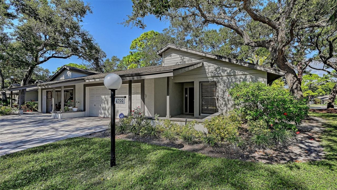 4799 Oak Forest Drive W, Unit 43, Sarasota, FL 34231 Photo