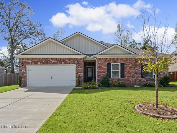 2377 Hyacinth Lane, Hernando, MS 38632