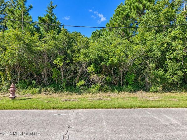 151 Waveland Avenue, Waveland, MS 39576