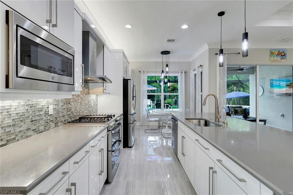 28560 Twain Dr, Bonita Springs, FL 34135 Photo
