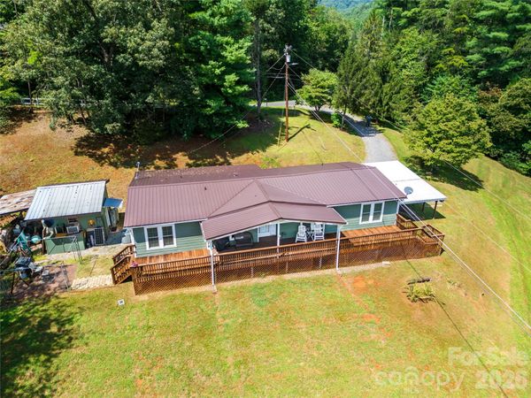 204 Grove Road , Sylva, NC 28779