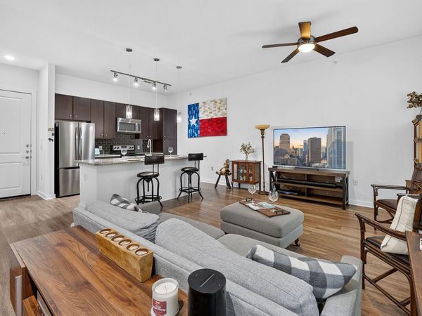 1900 Barton Springs RD, Unit 2047, Austin, TX 78704