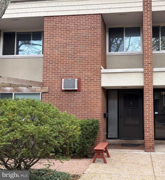 712 W BEAVER AVENUE, STATE COLLEGE, PA 16801