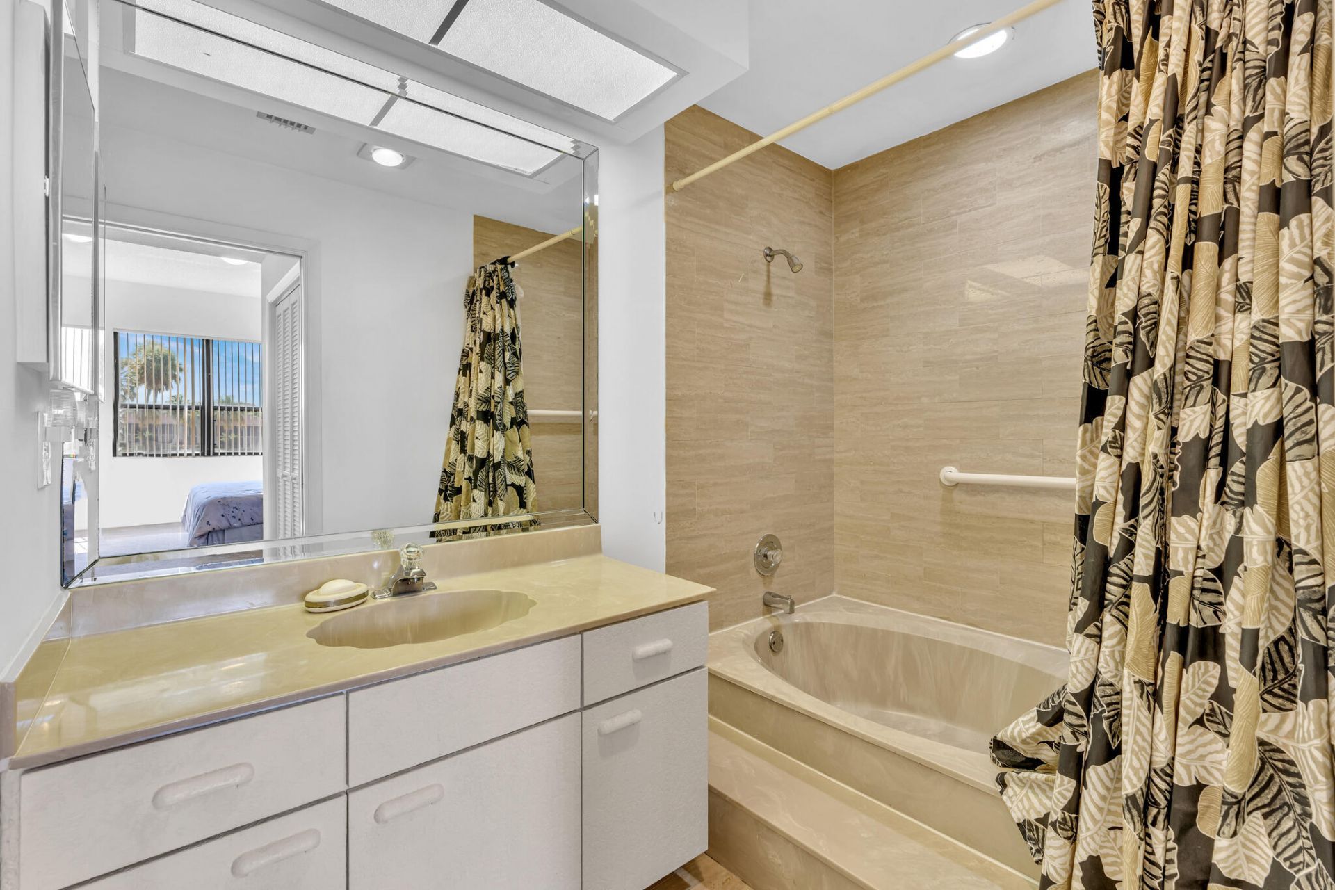 7508 La Paz Boulevard, Unit 204, Boca Raton, FL 33433 Photo