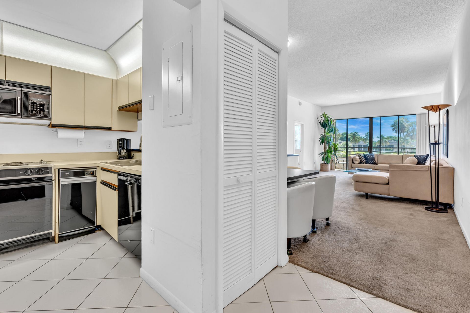 7508 La Paz Boulevard, Unit 204, Boca Raton, FL 33433 Photo