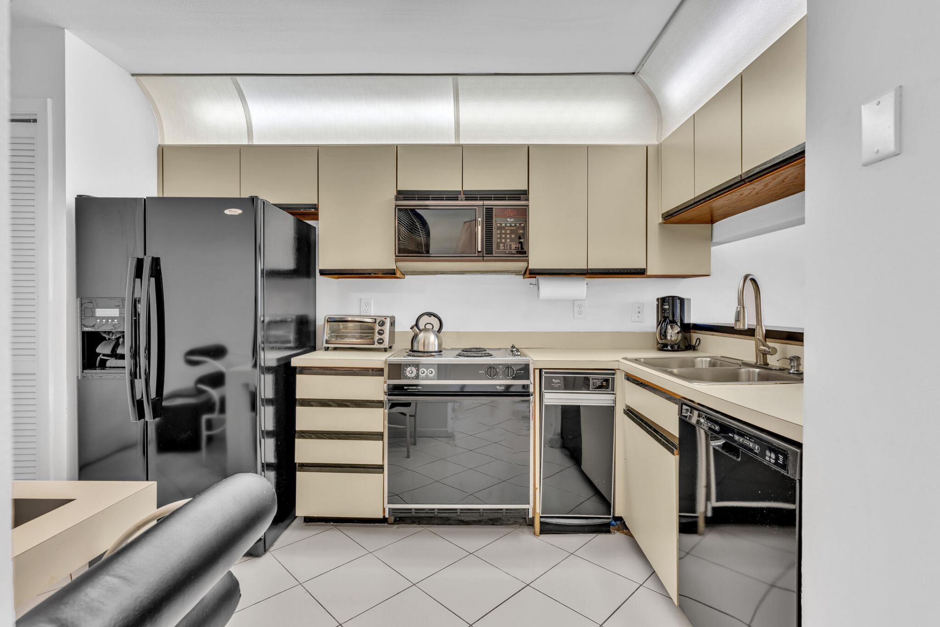 7508 La Paz Boulevard, Unit 204, Boca Raton, FL 33433 Photo