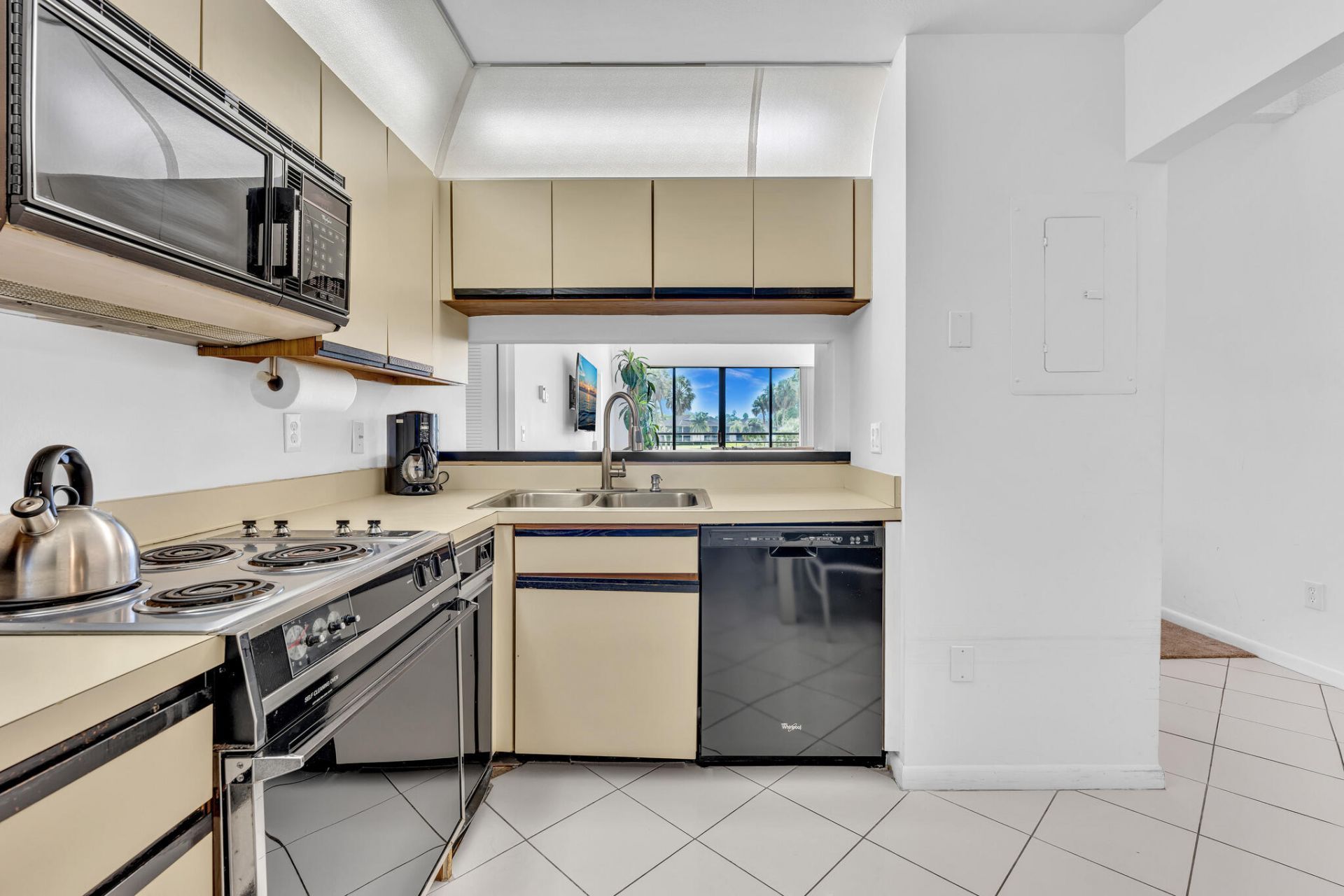 7508 La Paz Boulevard, Unit 204, Boca Raton, FL 33433 Photo