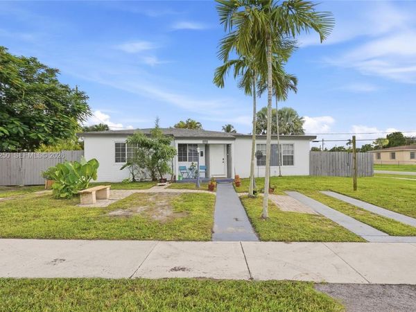 9270 SW 43rd St , Miami, FL 33165