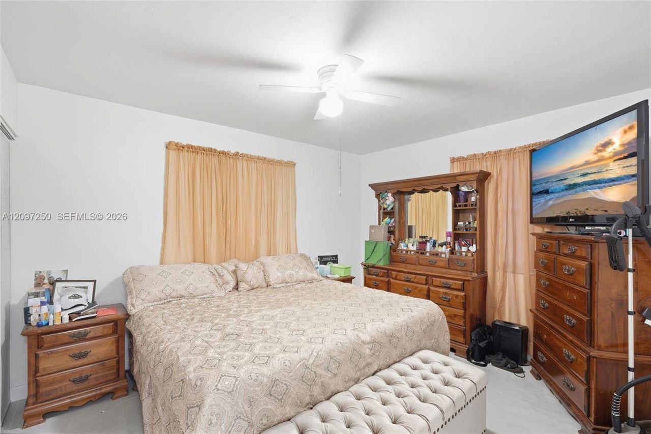 9270 SW 43rd St , Miami, FL 33165 Photo