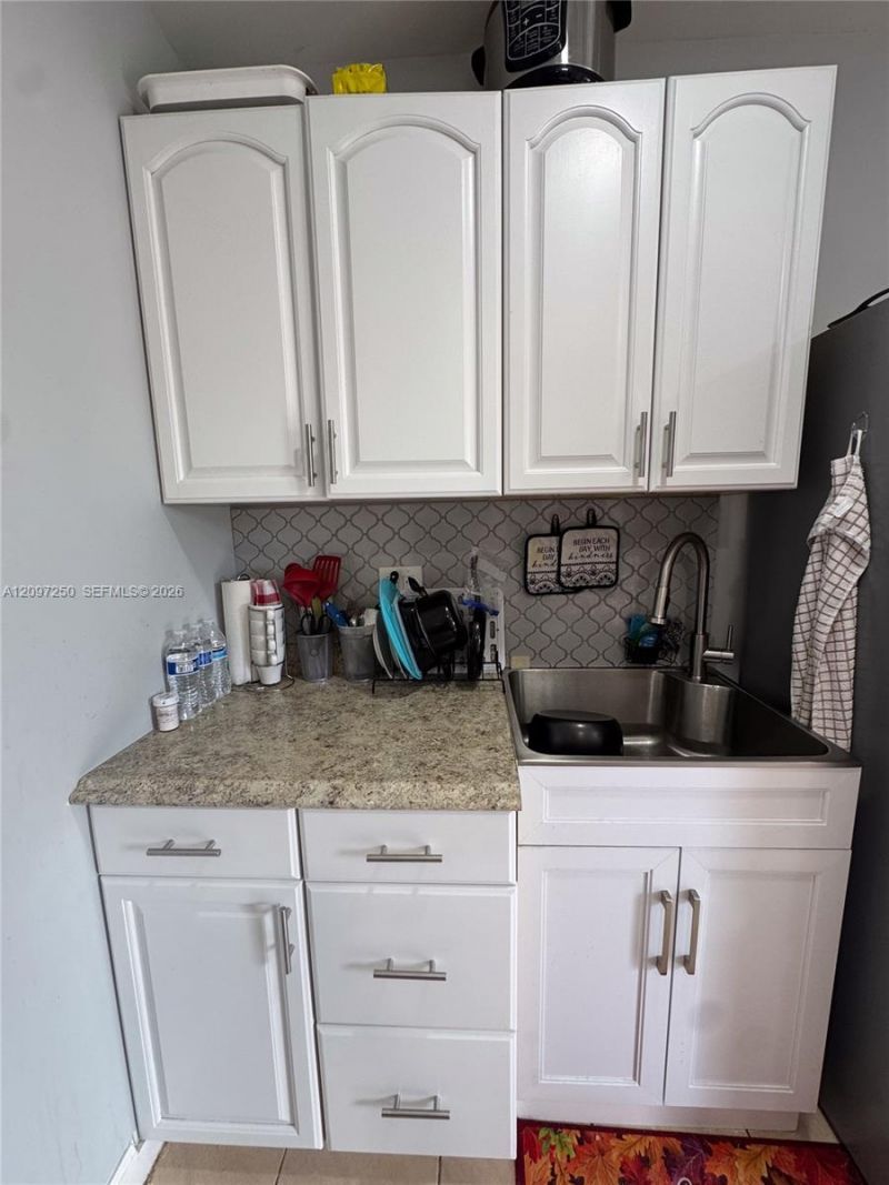 9270 SW 43rd St , Miami, FL 33165 Photo