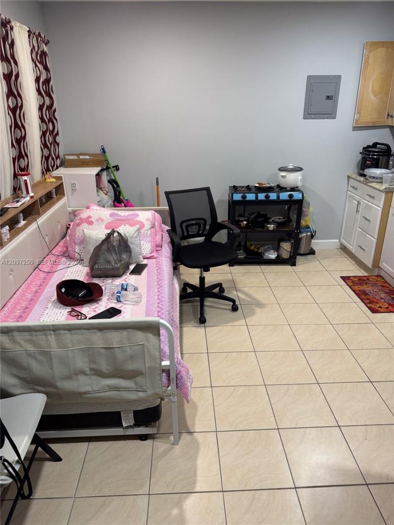 9270 SW 43rd St , Miami, FL 33165 Photo