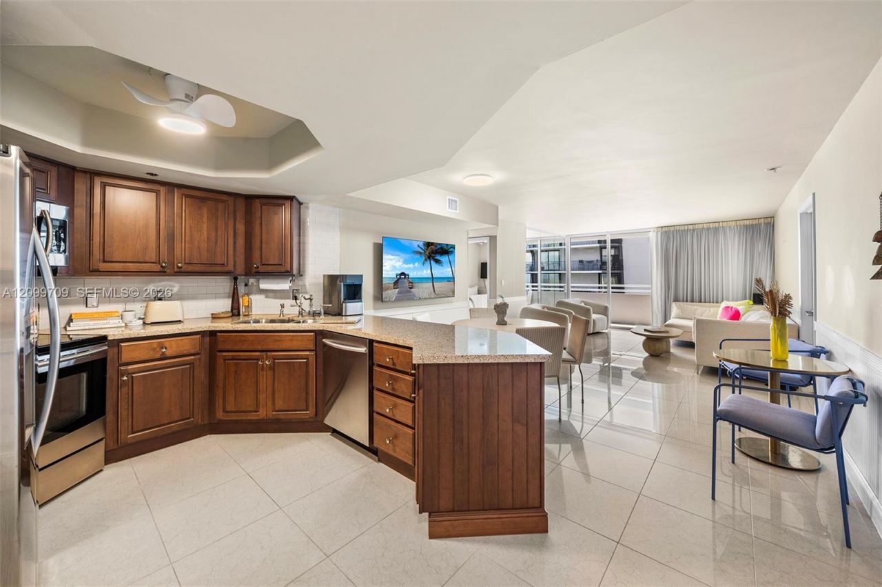 8911 Collins Ave , Unit 904, Surfside, FL 33154 Photo