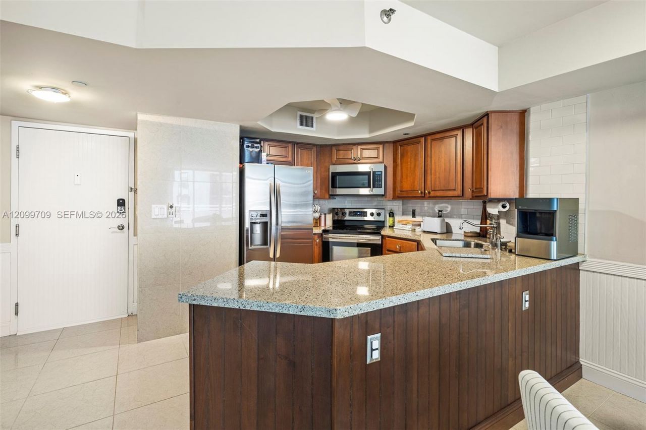 8911 Collins Ave , Unit 904, Surfside, FL 33154 Photo