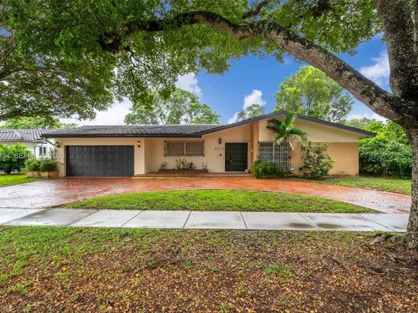 7200 S Miami Lakeway S, Miami Lakes, FL 33014