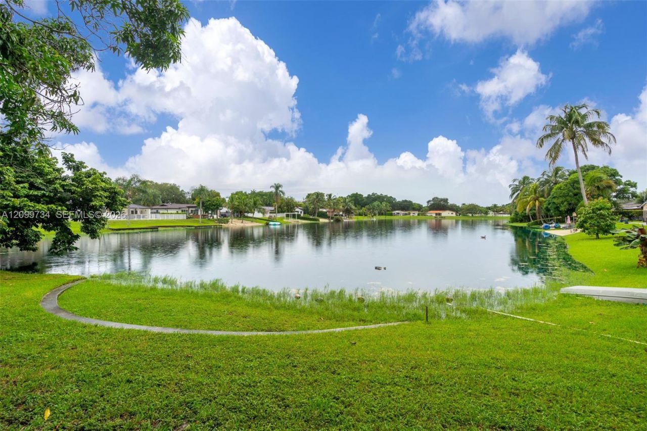 7200 S Miami Lakeway S, Miami Lakes, FL 33014 Photo
