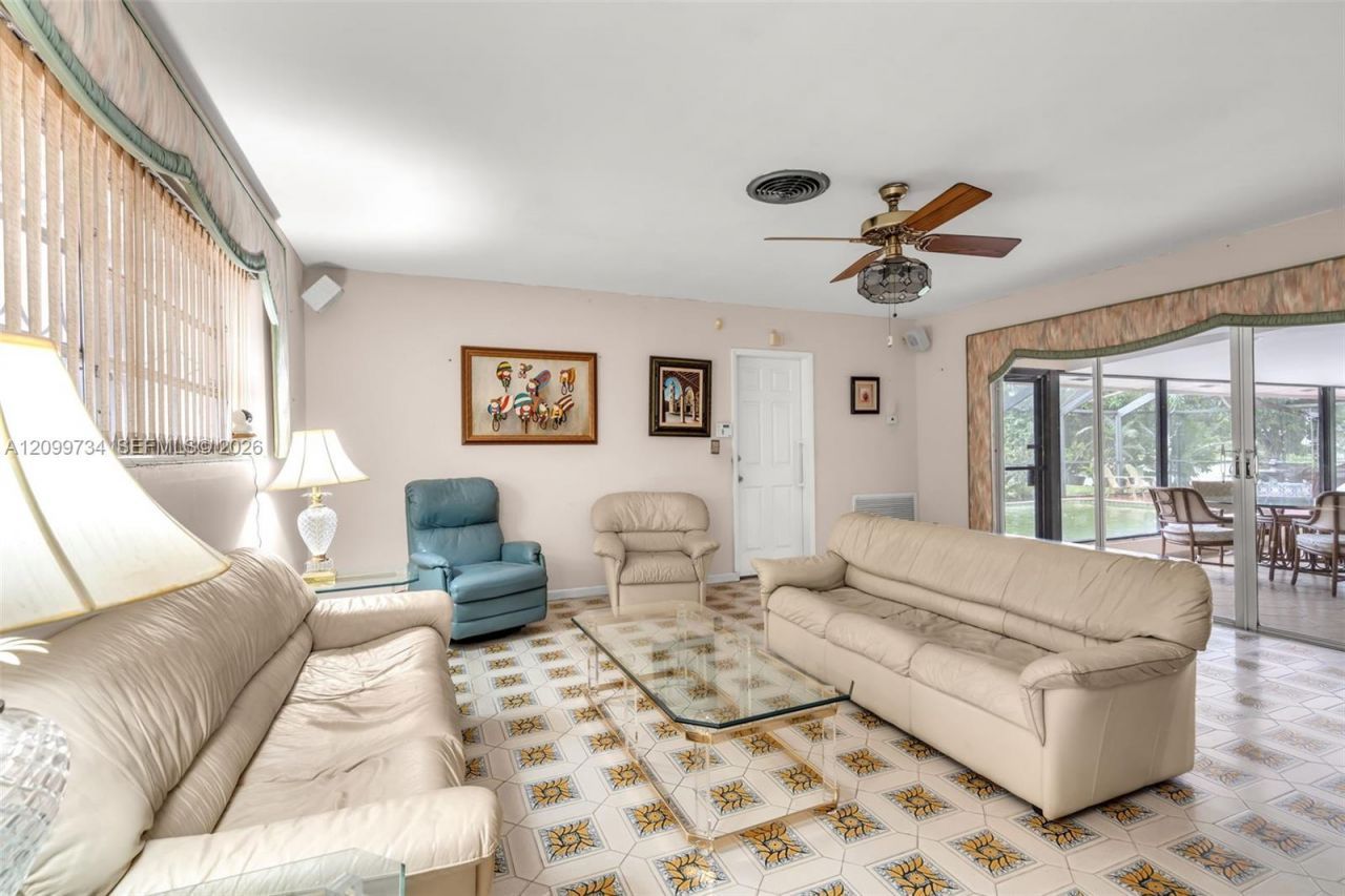 7200 S Miami Lakeway S, Miami Lakes, FL 33014 Photo