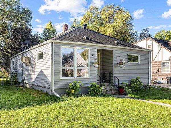 1528 8th Avenue S, Fargo, ND 58103