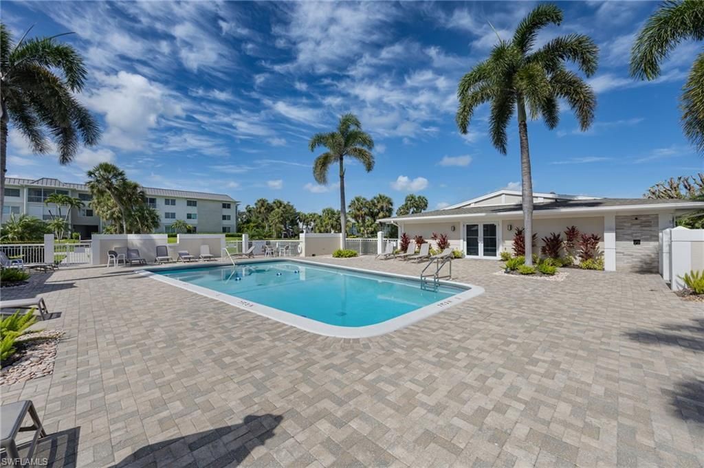 421 12th Ave S, Unit A11, Naples, FL 34102 Photo