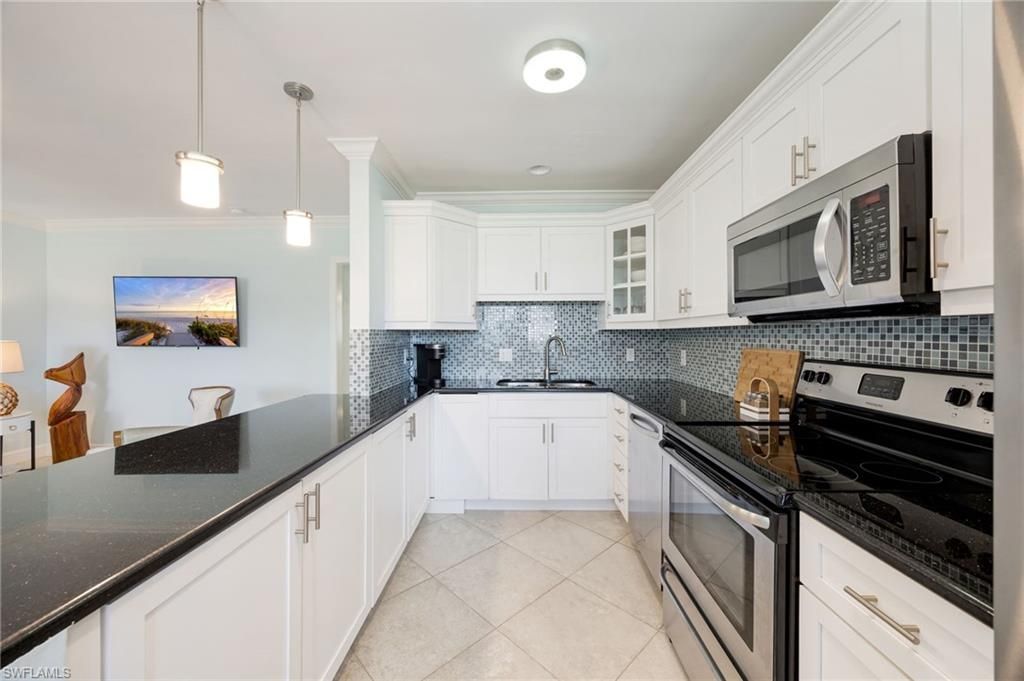 421 12th Ave S, Unit A11, Naples, FL 34102 Photo