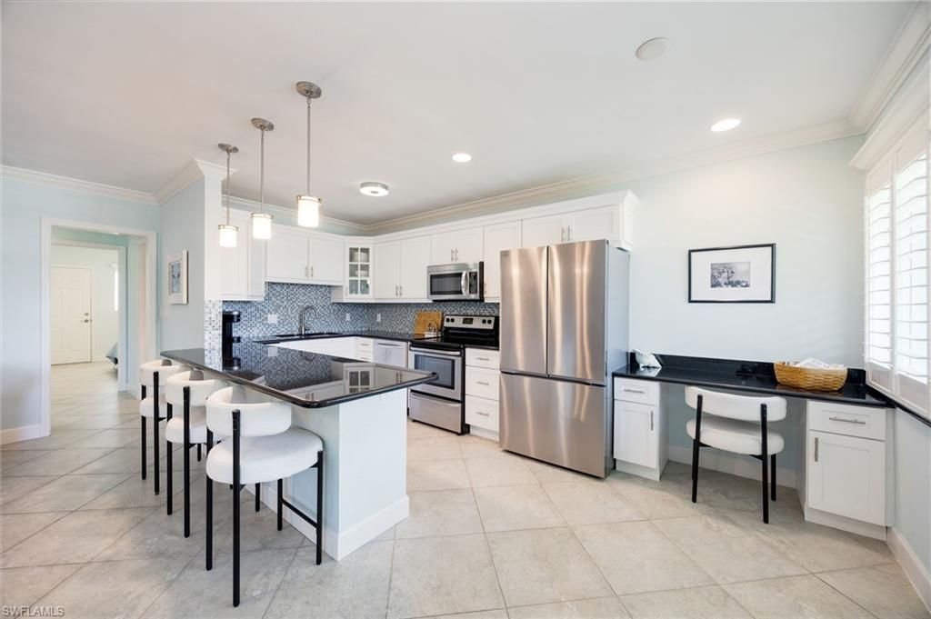 421 12th Ave S, Unit A11, Naples, FL 34102 Photo