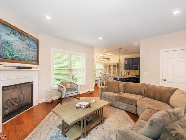 18 Post Oak Ct, Hardyston, NJ 07419