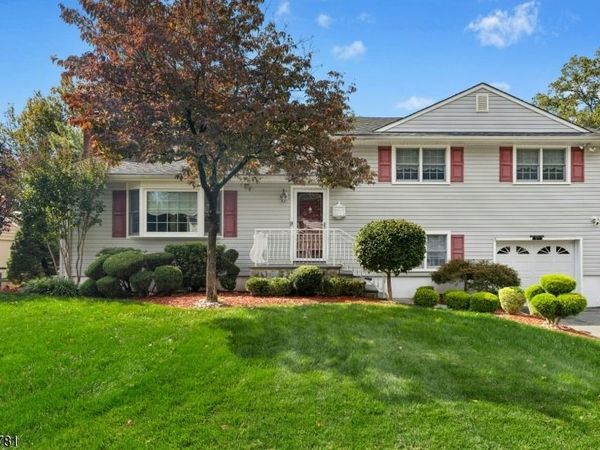 317 Old Tote Rd, Mountainside, NJ 07092