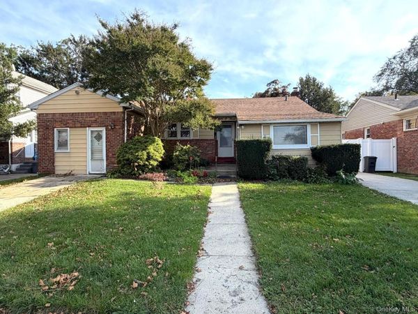 1503 Peninsula Boulevard , Hewlett, NY 11557