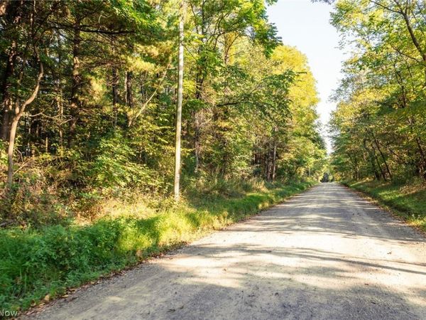10772 Lawndell Road SW, Unit 9, Navarre, OH 44662